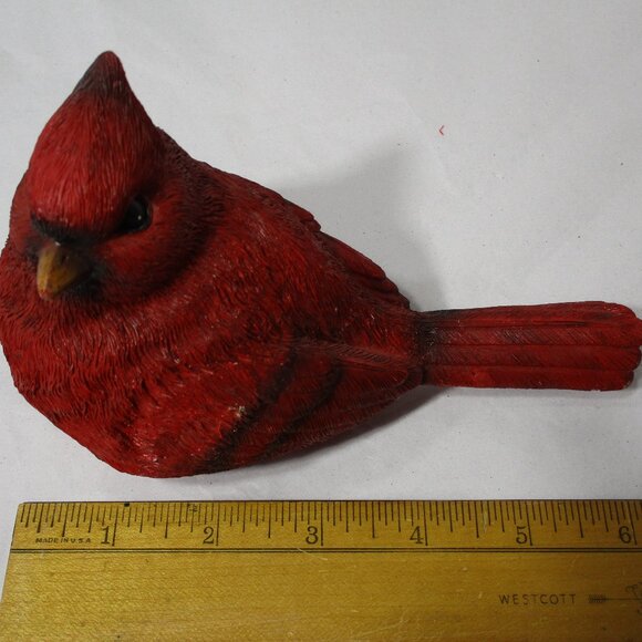 Red Cardinal Sitting Bird Figurine Resin Figure - Picture 2 of 5